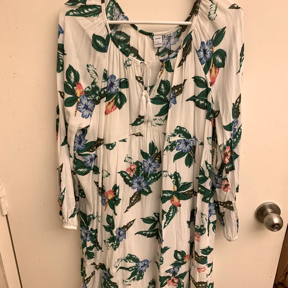 Old navy white tunic floral dress with white slip. Size large